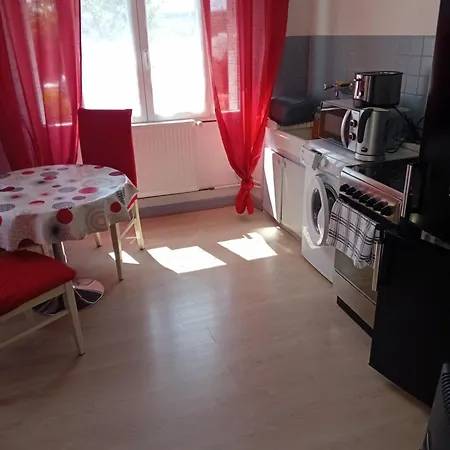 Et Espace Et Terrasse דירה Saint-Alban-sur-Limagnole